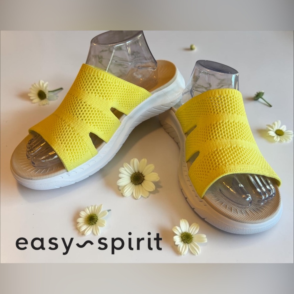 Easy Spirit size 10 Women's Deion Yellow Round Toe Flat Sandals Slides NEW!!!!